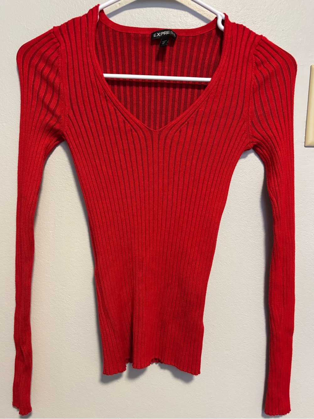 Y2K style Express red fitted v-neck sweater size XS